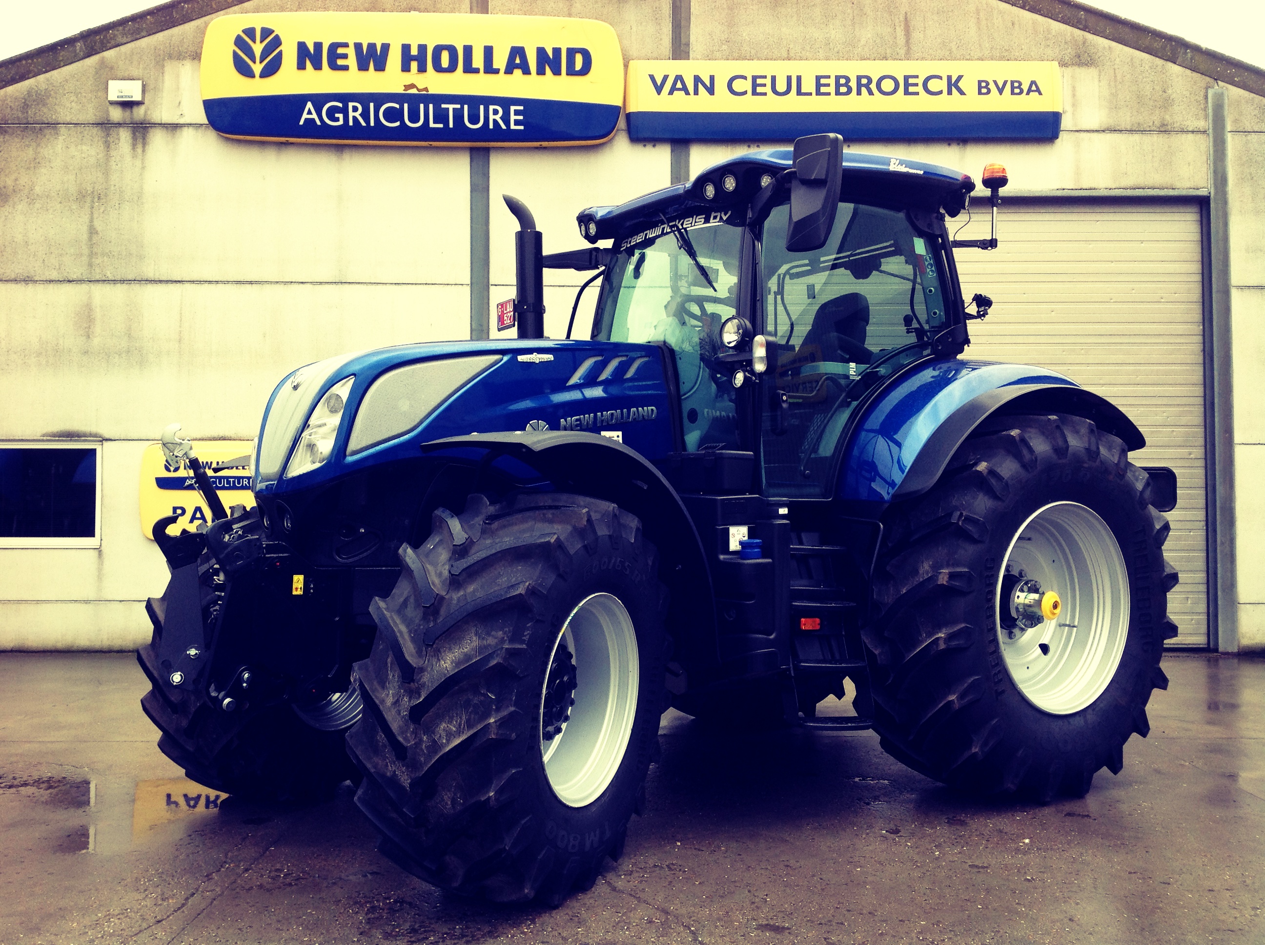 New Holland T7.270 AC Intellisteer Blue Power afgeleverd !!