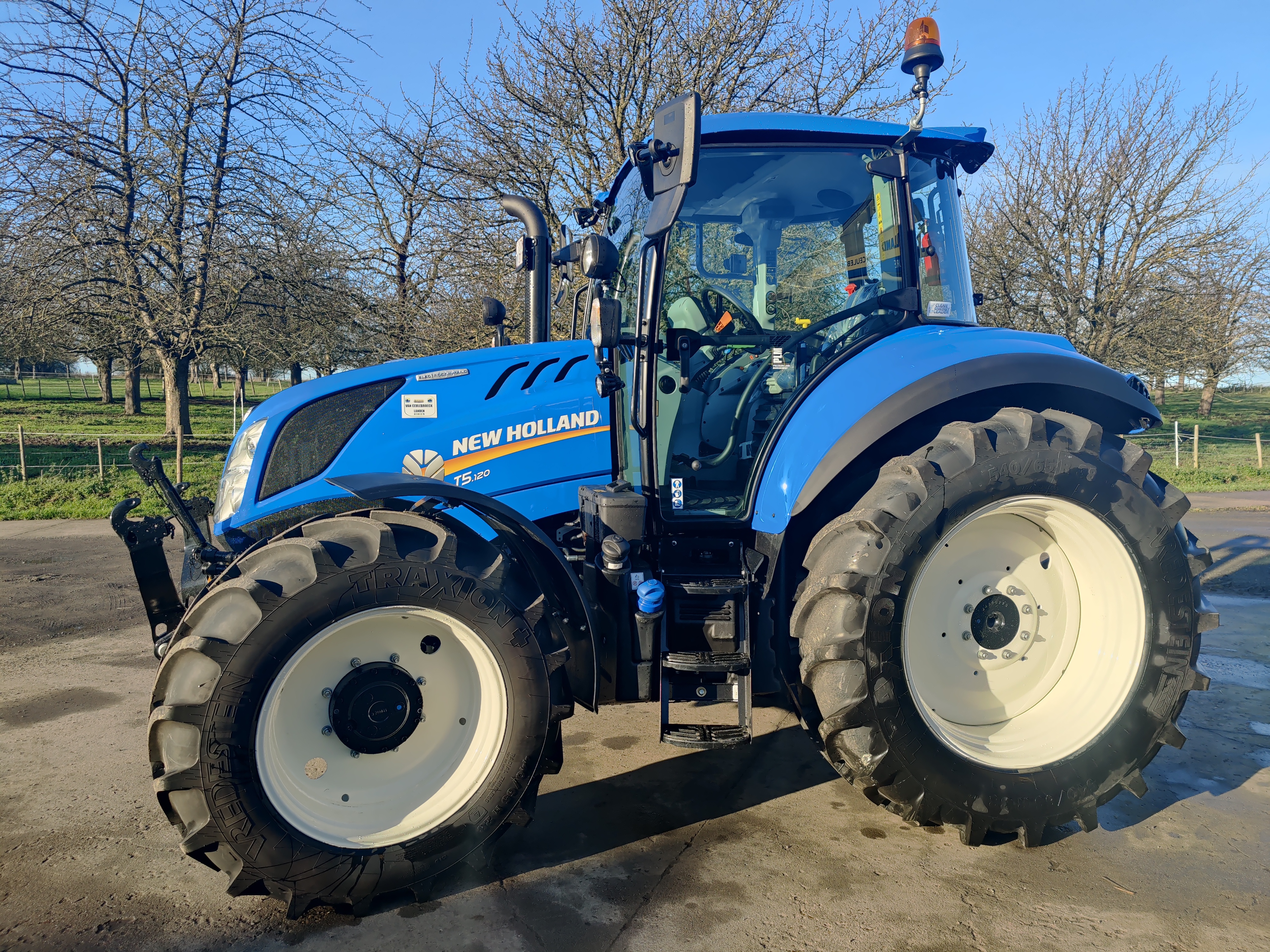 New Holland T5.120 Electro Command afgeleverd !!