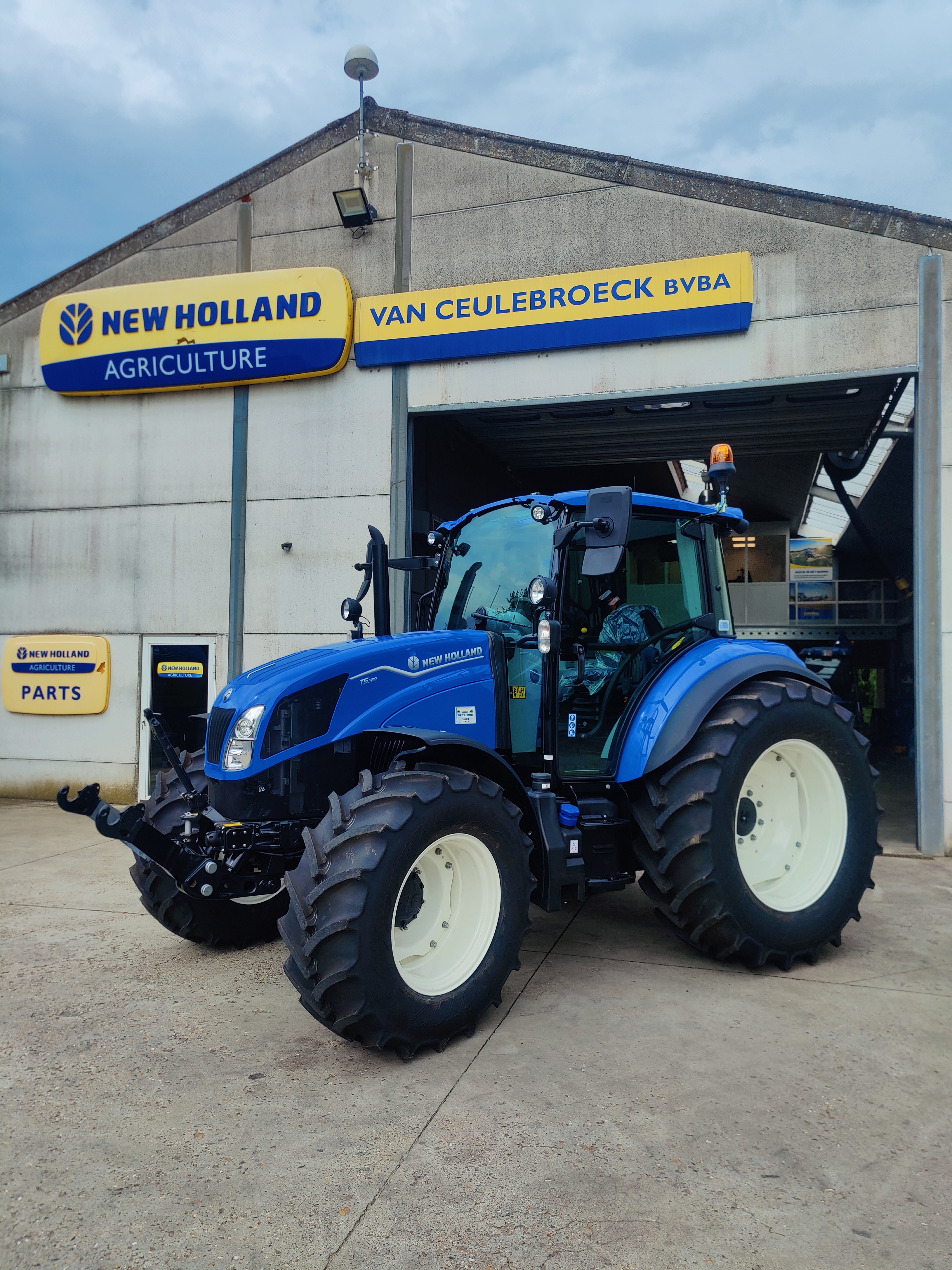New Holland T5.120 Utility afgeleverd !!